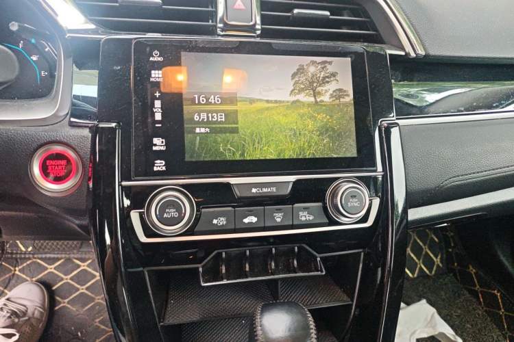 Used Honda Civic 2016 220TURBO CVT Luxury Edition Audio And AC Panel