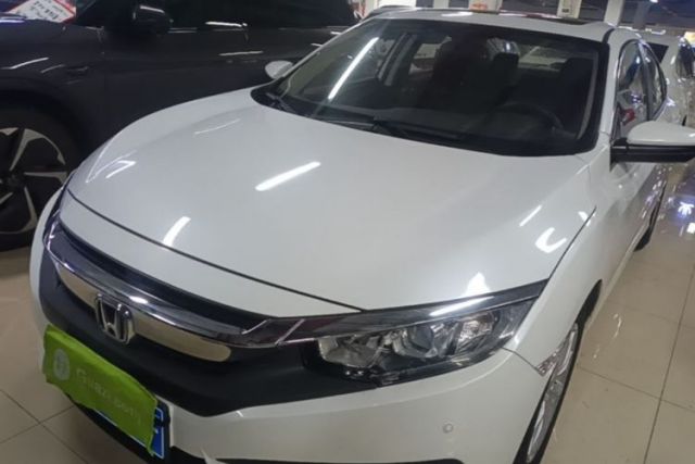 Ojetý Honda Civic 2016 180TURBO CVT Comfort Version
