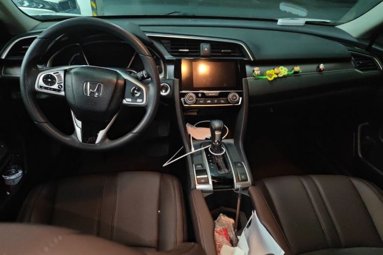 Used Honda Civic 2016 220TURBO CVT Luxury Edition Center Console