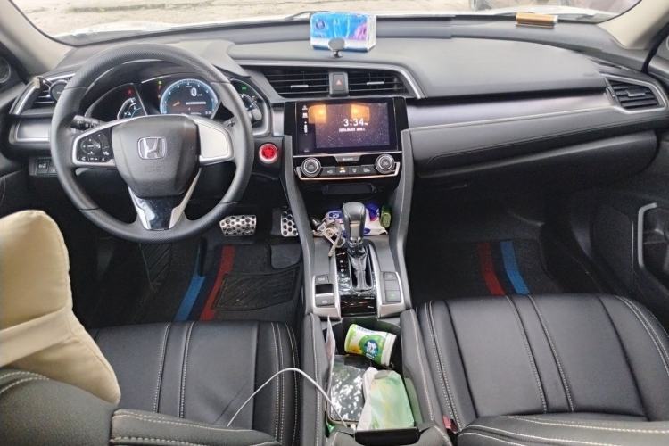 Used Honda Civic 2016 220TURBO CVT Luxury Edition Center Console