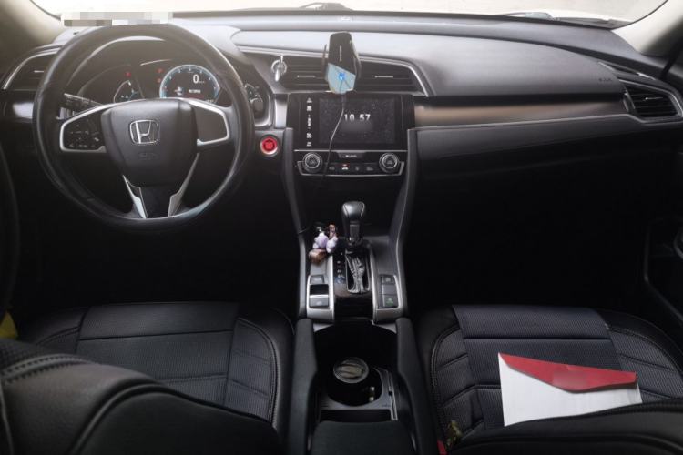 Used Honda Civic 2016 220TURBO CVT Luxury Edition Center Console