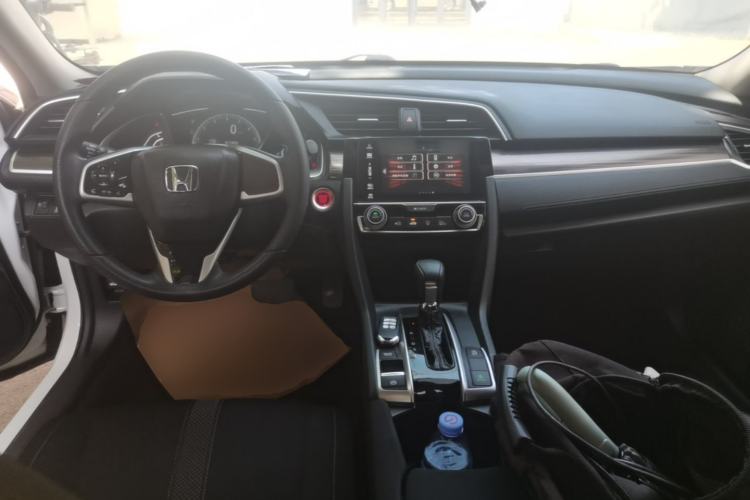 Used Honda Civic 2016 220TURBO CVT Luxury Edition Center Console