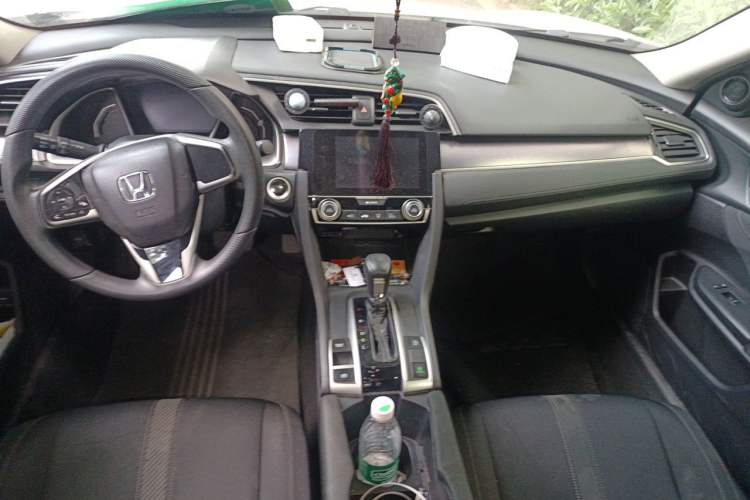 Used Honda Civic 2016 220TURBO CVT Luxury Edition Center Console