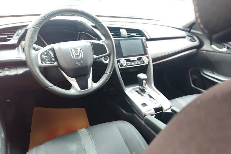 Used Honda Civic 2016 220TURBO CVT Luxury Edition Center Console