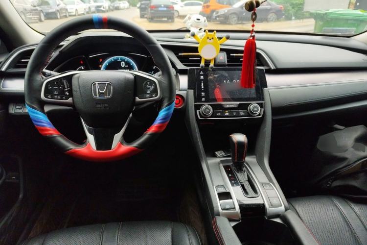 Used Honda Civic 2016 220TURBO CVT Luxury Edition Center Console