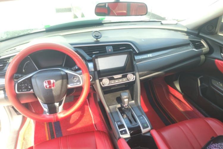 Used Honda Civic 2016 220TURBO CVT Luxury Edition Center Console