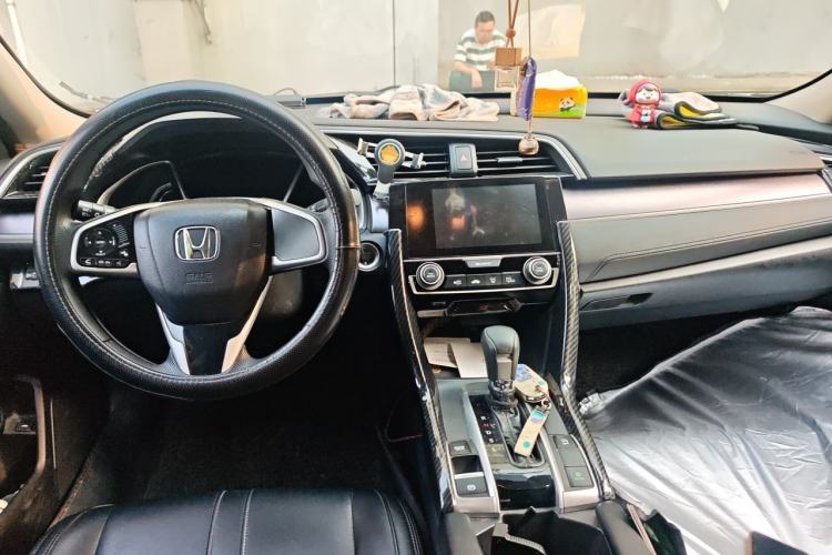 Used Honda Civic 2016 220TURBO CVT Luxury Edition Center Console