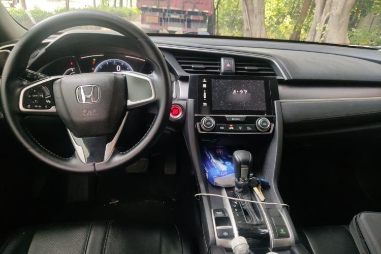 Used Honda Civic 2016 220TURBO CVT Luxury Edition Center Console