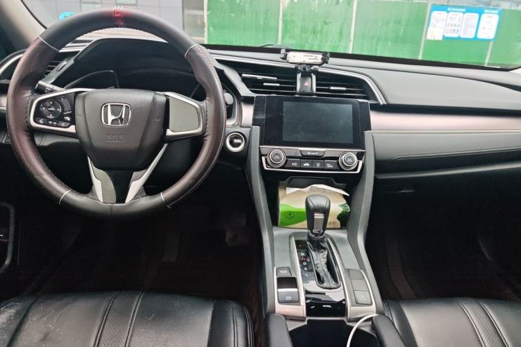 Used Honda Civic 2016 220TURBO CVT Luxury Edition Center Console