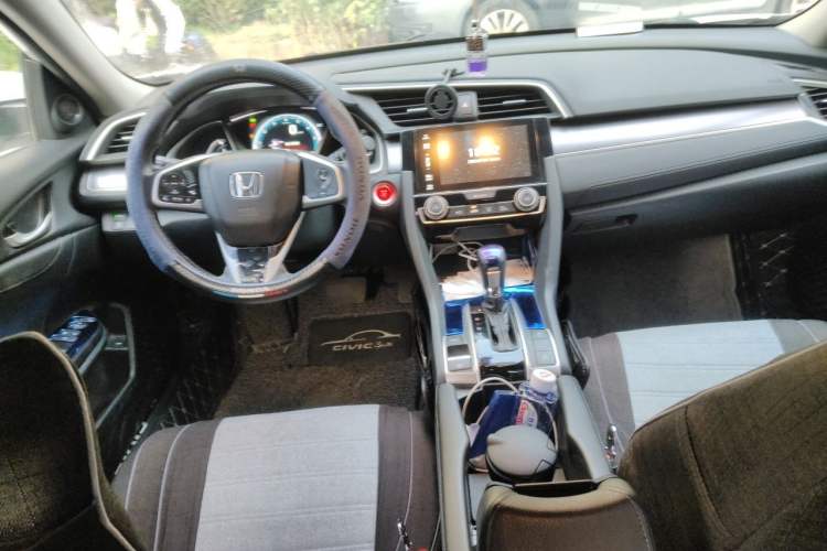 Used Honda Civic 2016 220TURBO CVT Prestige Edition Center Console