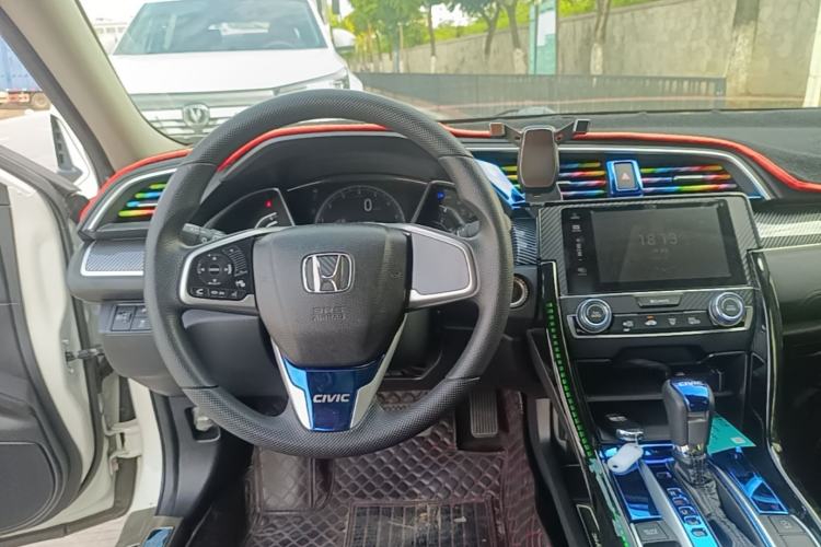 Used Honda Civic 2016 220TURBO CVT Luxury Edition Center Console