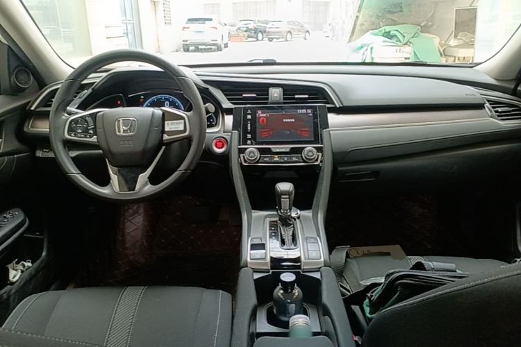 Used Honda Civic 2016 220TURBO CVT Luxury Edition Center Console