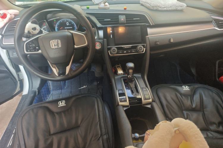 Used Honda Civic 2016 220TURBO CVT Luxury Edition Center Console