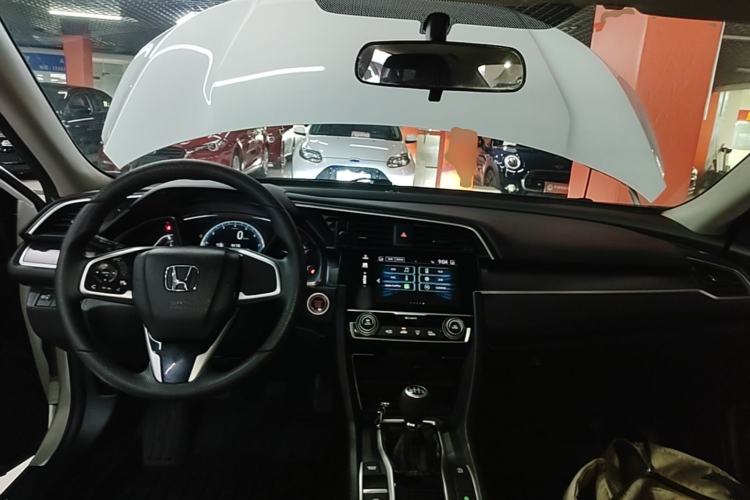 Used Honda Civic 2016 220TURBO Manual Luxury Edition Center Console