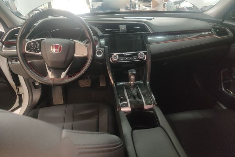 Used Honda Civic 2016 220TURBO CVT Luxury Edition Center Console