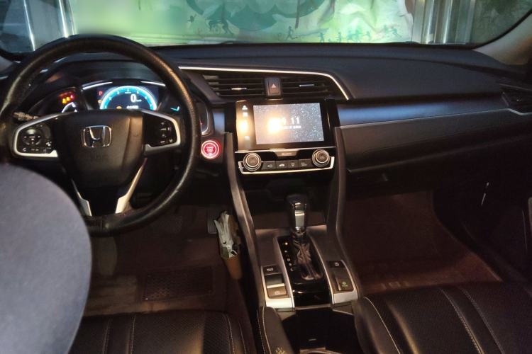 Used Honda Civic 2016 220TURBO CVT Luxury Edition Center Console