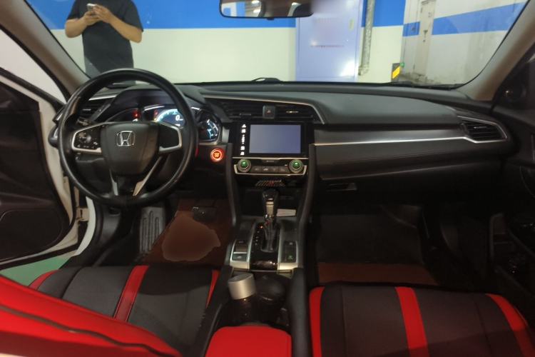 Used Honda Civic 2016 220TURBO CVT Luxury Edition Center Console