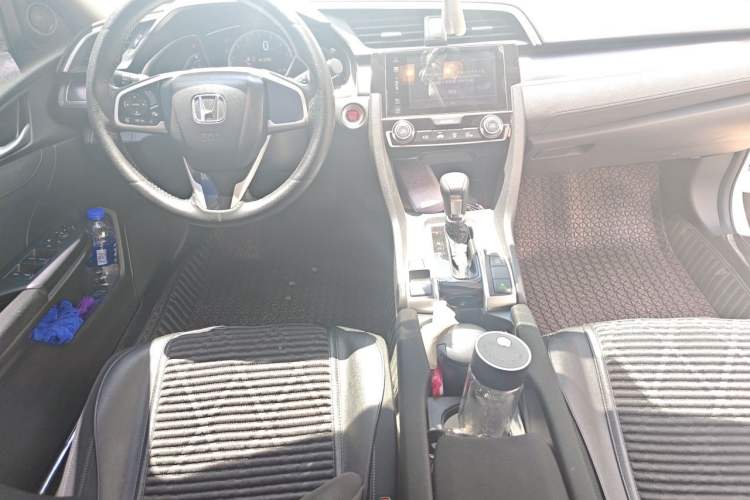 Used Honda Civic 2016 220TURBO CVT Luxury Edition Center Console
