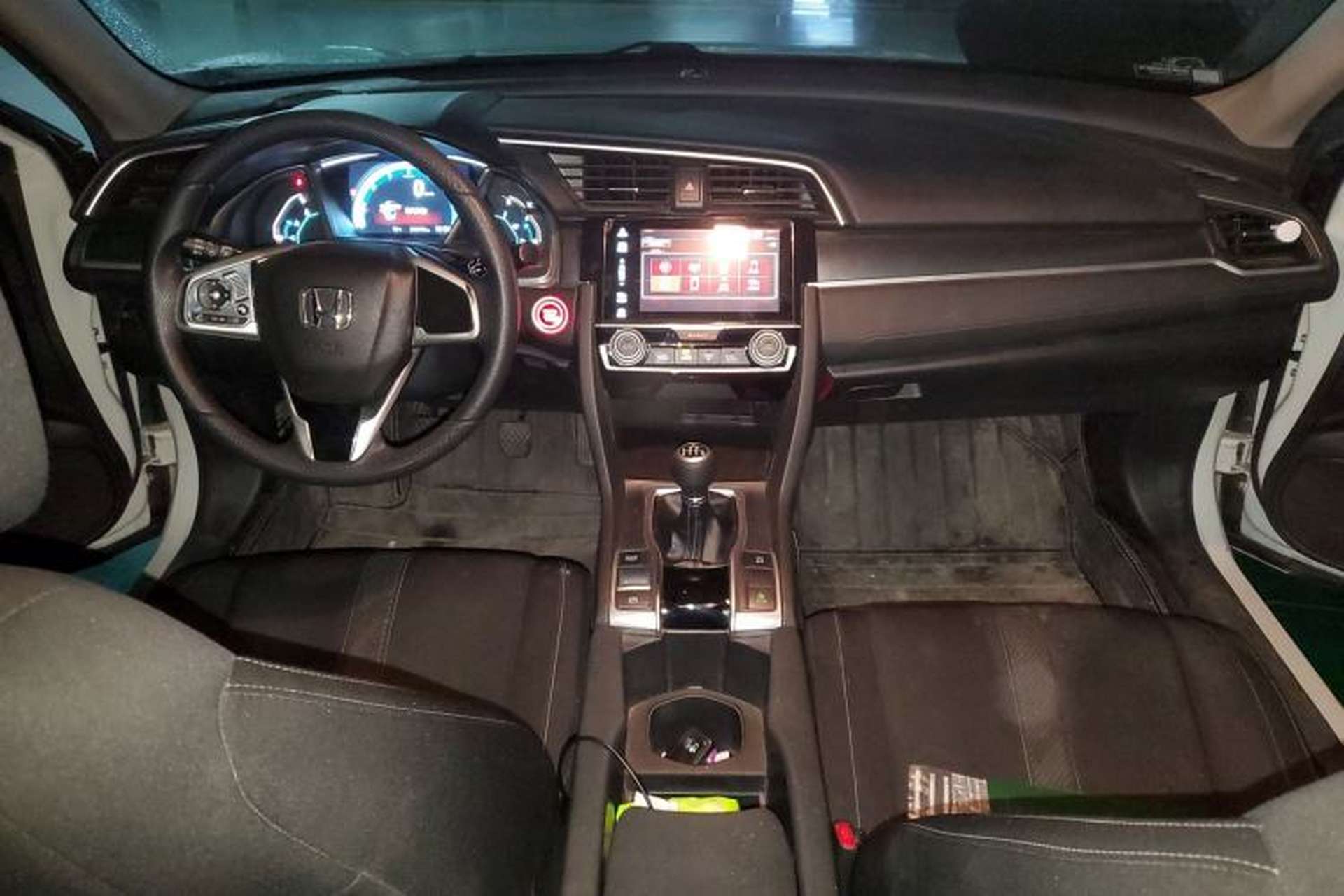 Used Honda Civic 2016 220TURBO Manual Luxury Edition Center Console