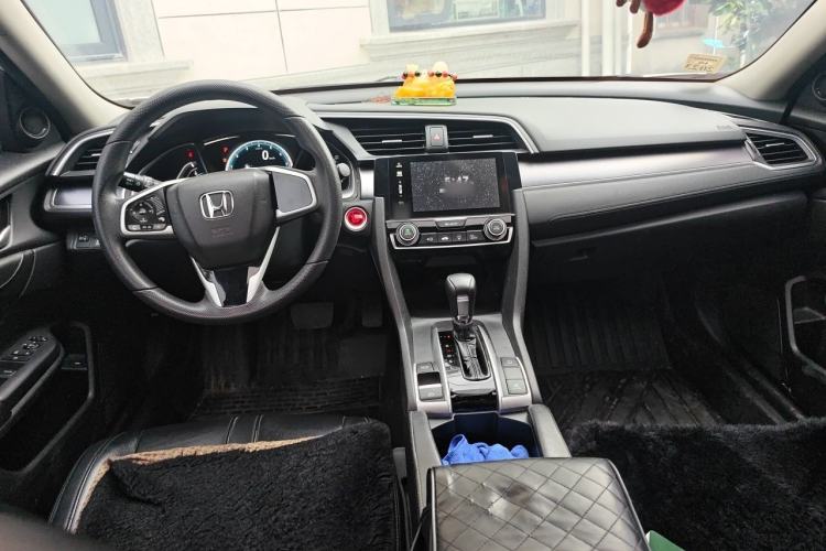 Used Honda Civic 2016 220TURBO CVT Luxury Edition Center Console