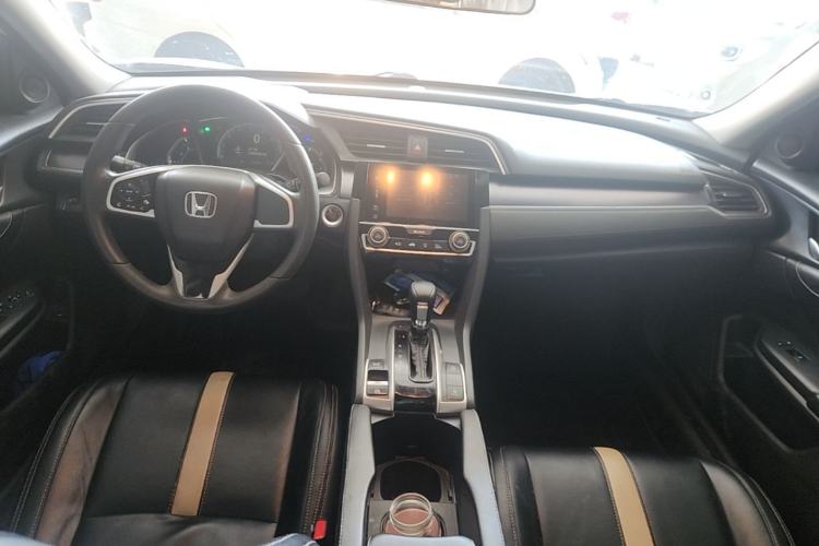 Used Honda Civic 2016 220TURBO CVT Luxury Edition Center Console