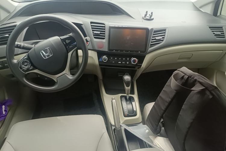 Used Honda Civic 2016 1.8L Automatic Comfort Version Center Console