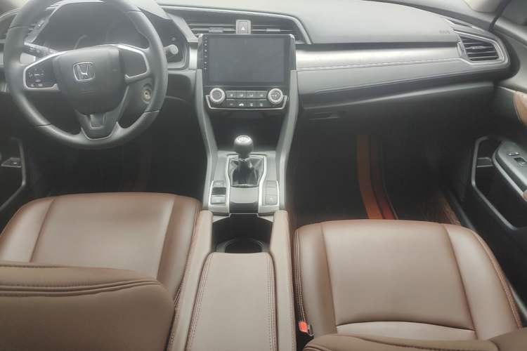 Used Honda Civic 2016 180TURBO Manual Comfort Version Center Console