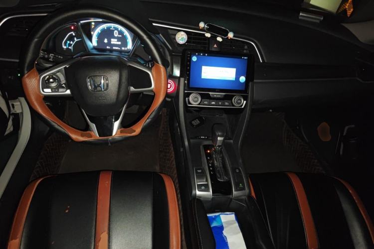 Used Honda Civic 2016 220TURBO CVT Luxury Edition Center Console