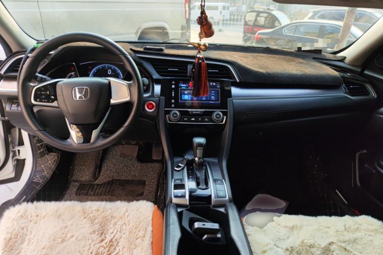 Used Honda Civic 2016 220TURBO CVT Luxury Edition Center Console