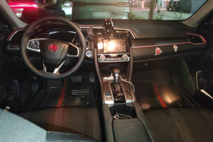 Used Honda Civic 2016 220TURBO CVT Luxury Edition Center Console