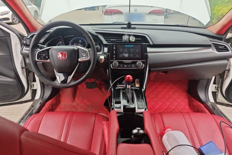 Used Honda Civic 2016 220TURBO CVT Luxury Edition Center Console