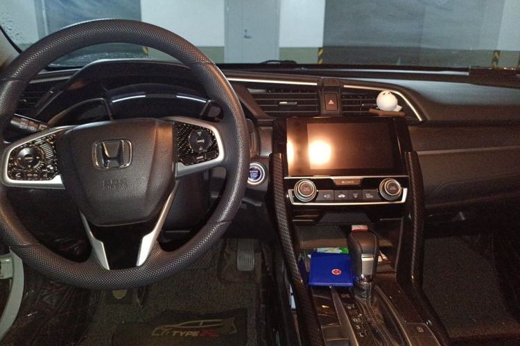 Used Honda Civic 2016 220TURBO CVT Luxury Edition Center Console