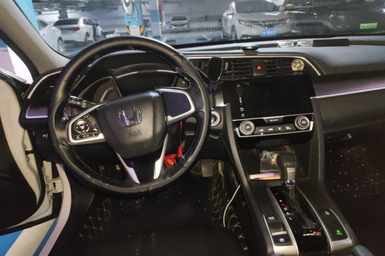 Used Honda Civic 2016 220TURBO CVT Luxury Edition Center Console