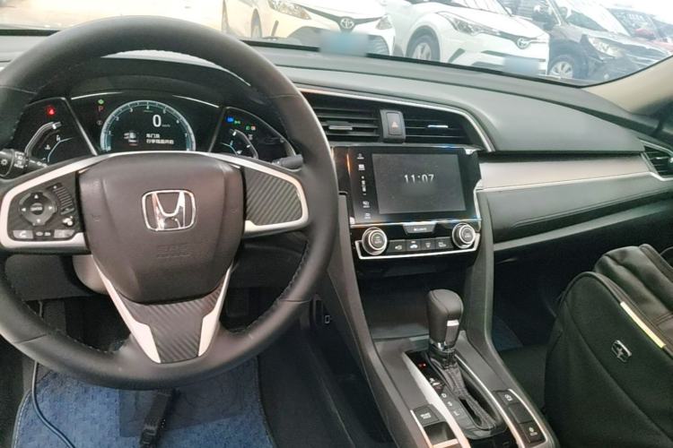 Used Honda Civic 2016 220TURBO CVT Luxury Edition Center Console