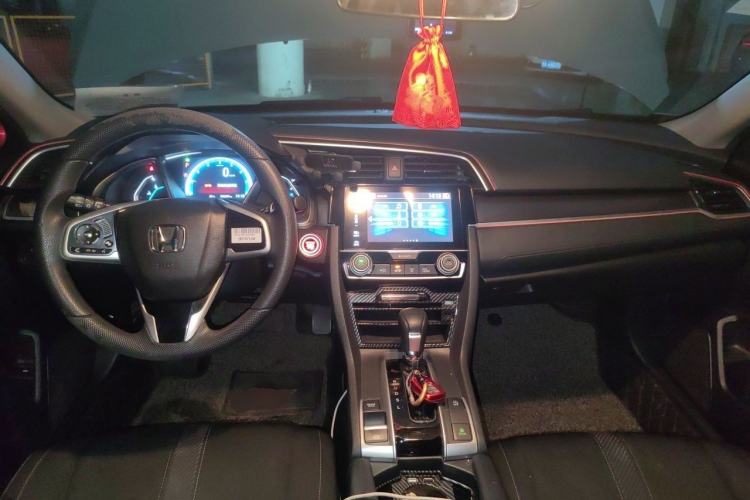 Used Honda Civic 2016 220TURBO CVT Luxury Edition Center Console