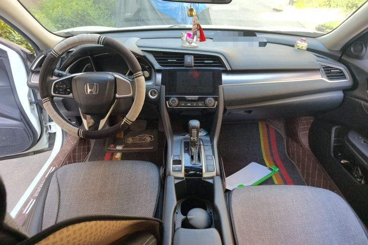 Used Honda Civic 2016 220TURBO CVT Luxury Edition Center Console