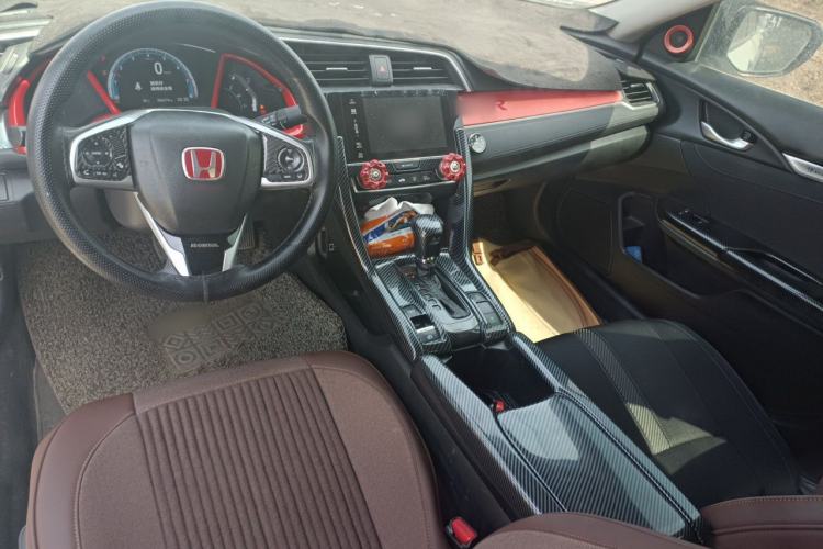 Used Honda Civic 2016 220TURBO CVT Luxury Edition Center Console