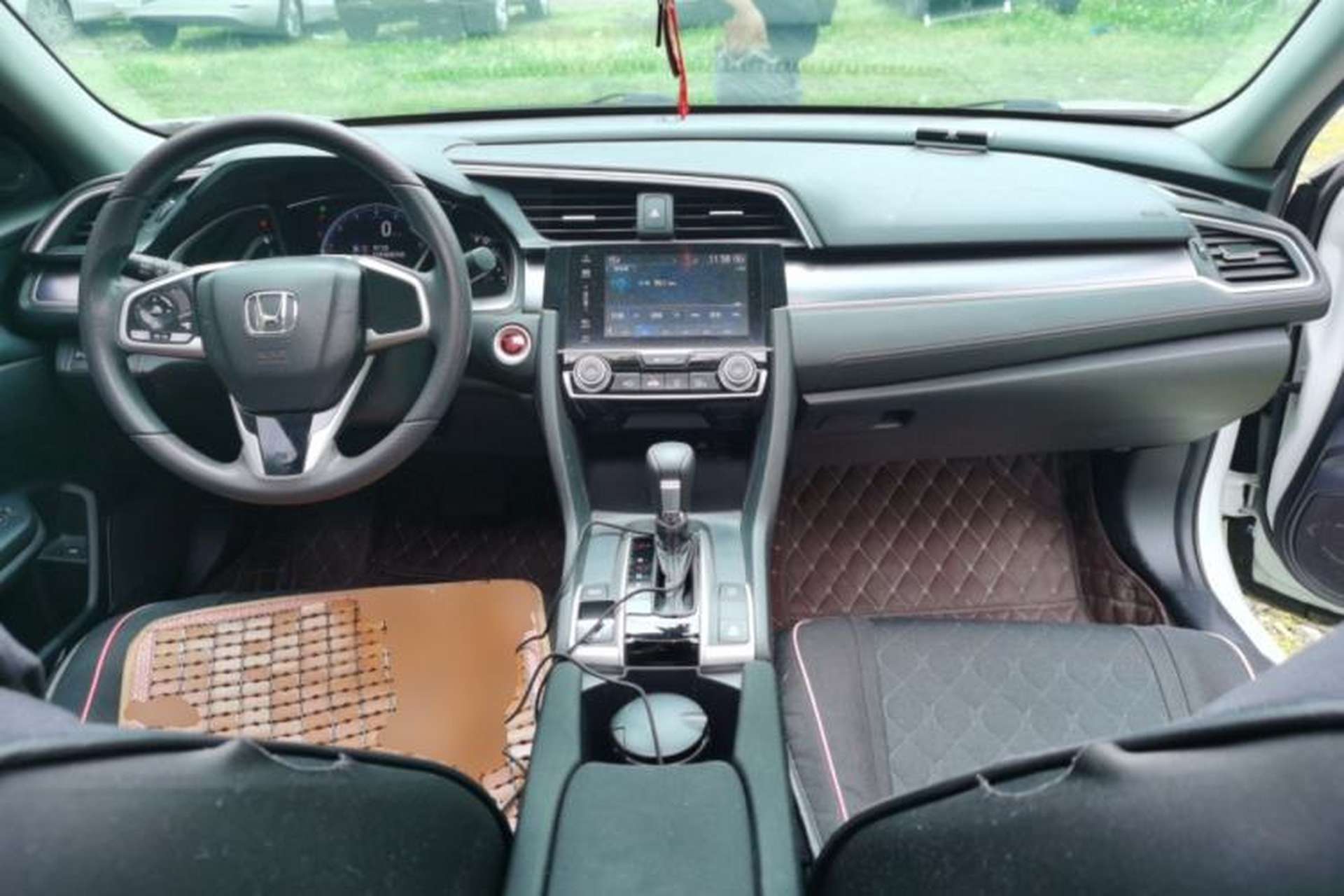 Used Honda Civic 2016 220TURBO CVT Luxury Edition Center Console