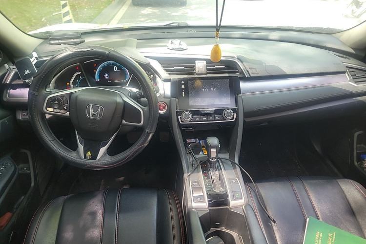 Used Honda Civic 2016 220TURBO CVT Luxury Edition Center Console