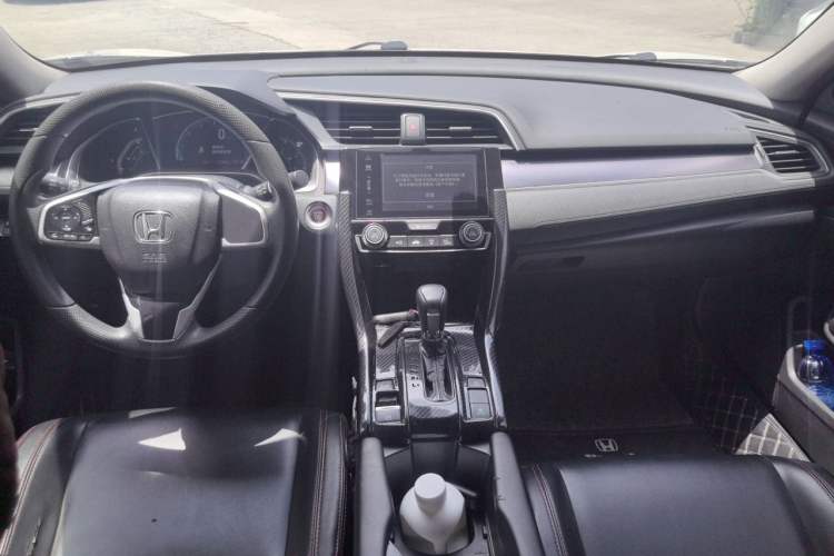 Used Honda Civic 2016 220TURBO CVT Luxury Edition Center Console