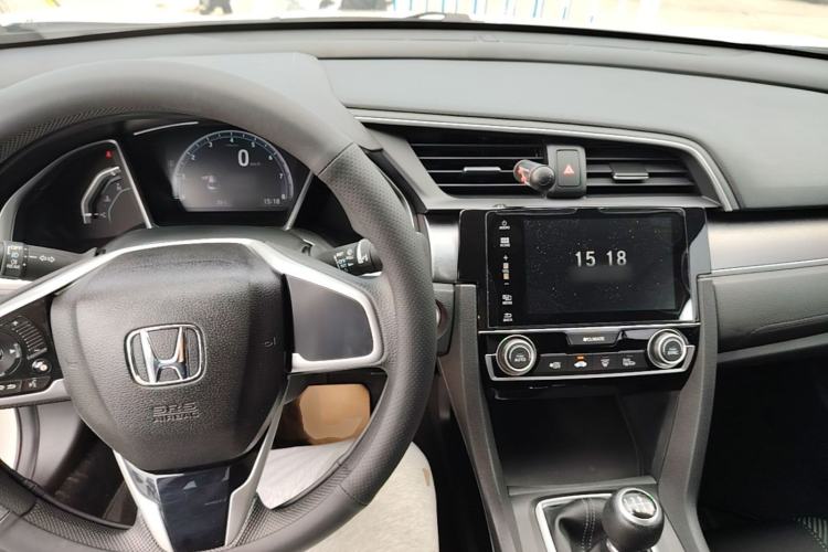 Used Honda Civic 2016 220TURBO Manual Luxury Edition Center Console