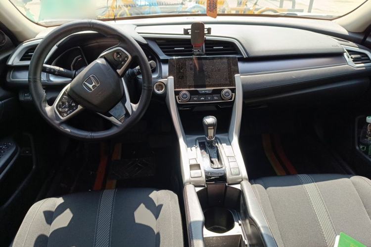 Used Honda Civic 2016 220TURBO CVT Luxury Edition Center Console