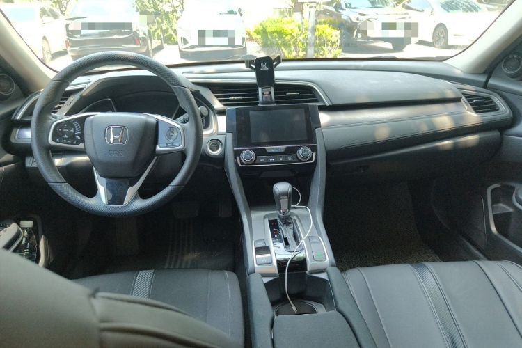 Used Honda Civic 2016 220TURBO CVT Luxury Edition Center Console