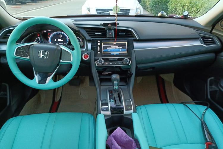 Used Honda Civic 2016 220TURBO CVT Luxury Edition Center Console