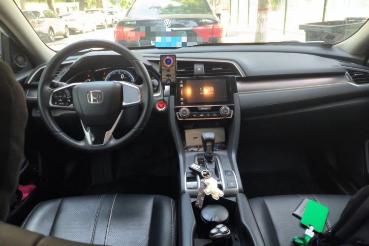 Used Honda Civic 2016 220TURBO CVT Luxury Edition Center Console