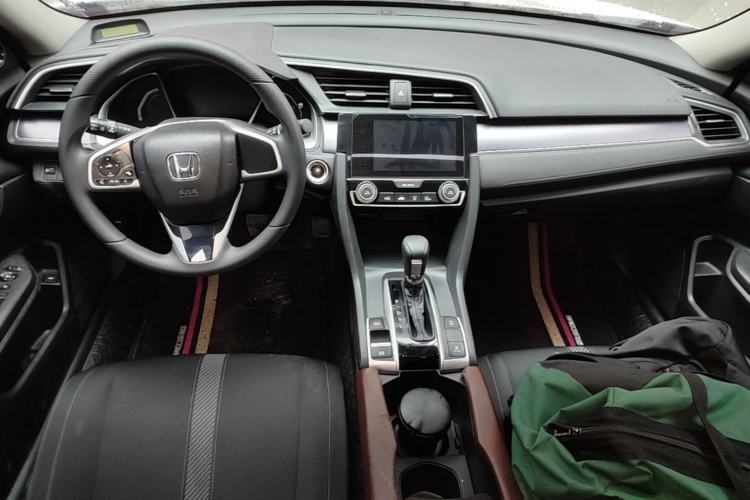 Used Honda Civic 2016 220TURBO CVT Luxury Edition Center Console