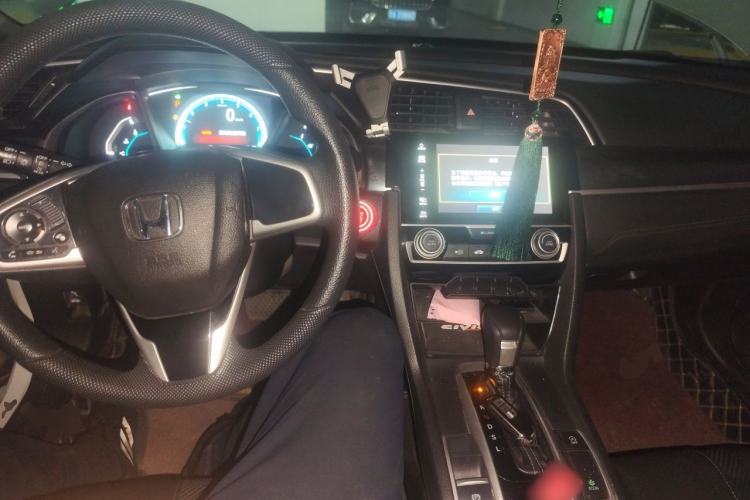 Used Honda Civic 2016 220TURBO CVT Luxury Edition Center Console