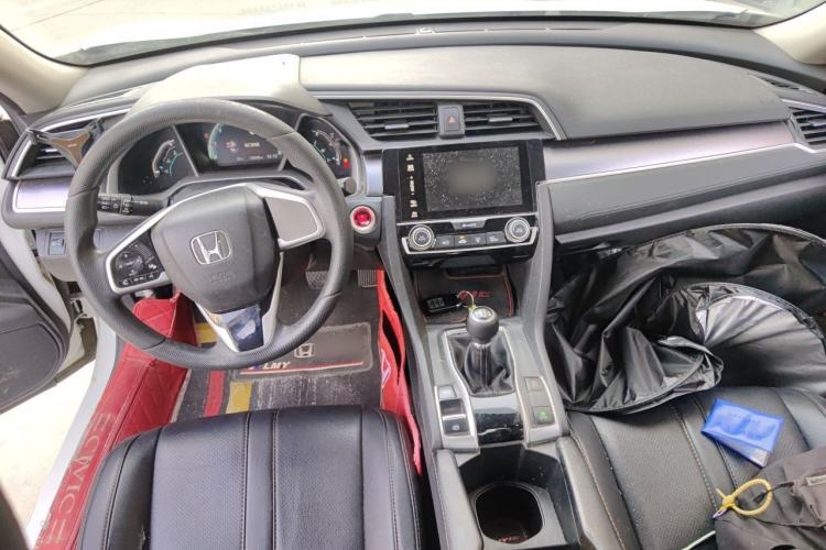 Used Honda Civic 2016 220TURBO Manual Luxury Edition Center Console