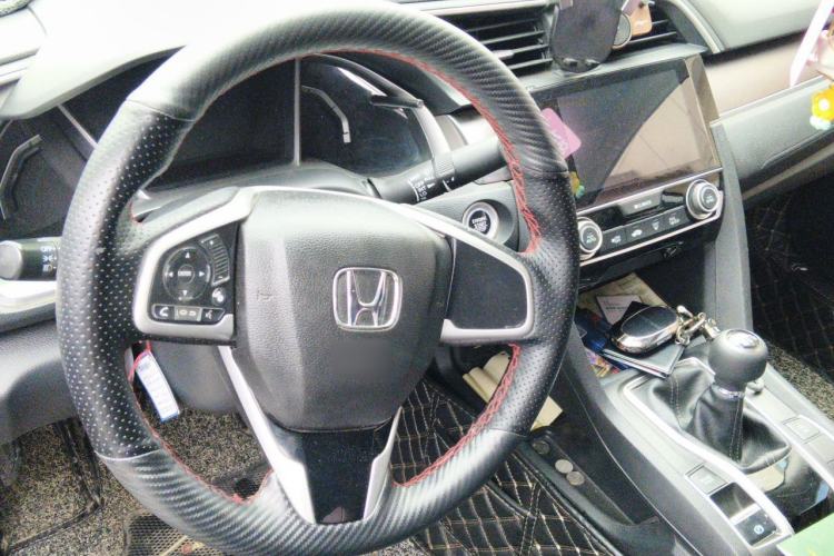 Used Honda Civic 2016 220TURBO Manual Luxury Edition Center Console