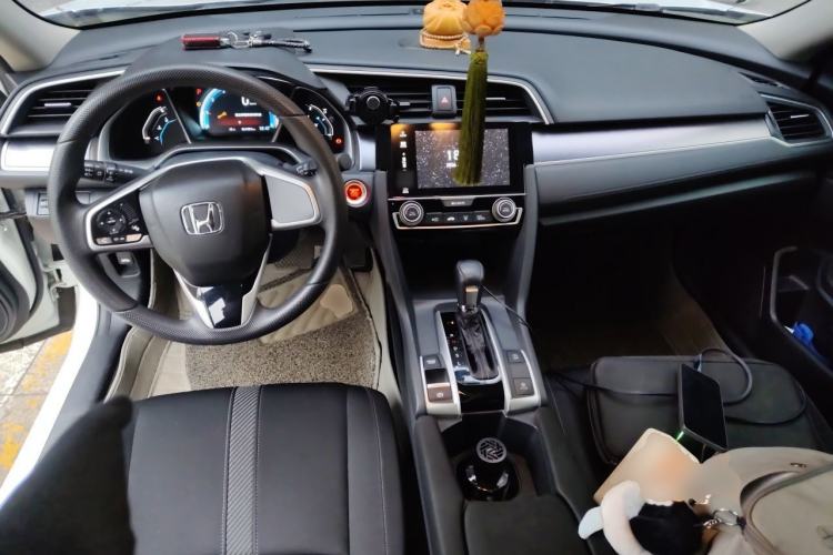 Used Honda Civic 2016 220TURBO CVT Luxury Edition Center Console